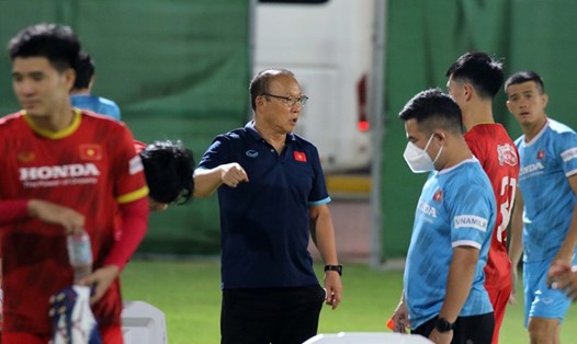 Huấn luyện viên Park Hang-seo và các cộng sự trong ban huấn luyện đang tiến đến những mảnh ghép cuối cùng trong đội hình của tuyển Việt Nam. Ảnh: VFF