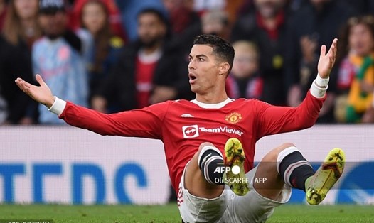 Ronaldo và các đồng đội phải đưa Man United thoát khỏi khủng hoảng. Ảnh: AFP
