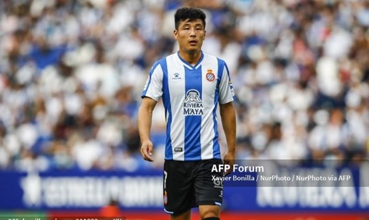 Tiền đạo Wu Lei của tuyển Trung Quốc sẵn sàng tiếp đón tuyển Việt Nam tại vòng loại thứ 3 World Cup 2022. Ảnh: AFP