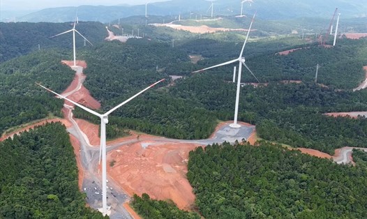 Có 18 dự án điện gió tại huyện Hướng Hóa (tỉnh Quảng Trị) đang chạy nước rút để kịp vận hành thương mại trước 1.11. Ảnh: NH.