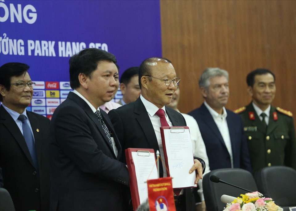 Huấn luyện viên Park Hang-seo đã gắn bó với bóng đá Việt Nam 4 năm. Ảnh: Minh Dân
