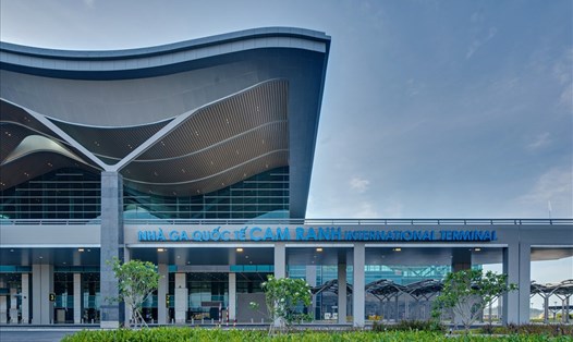 Tỉnh Khánh Hòa mở lại các đường bay nội địa, quốc tế để khôi phục du lịch, đưa công dân về quê. Ảnh: TC