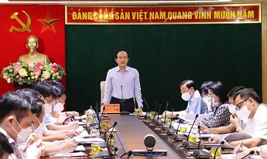 Chủ tịch HĐND Hà Nội Nguyễn Ngọc Tuấn phát biểu tại hội nghị.