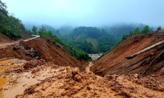 Cảnh báo sạt lở đất ở nhiều địa phương miền Trung - Tây Nguyên. Ảnh: TrY