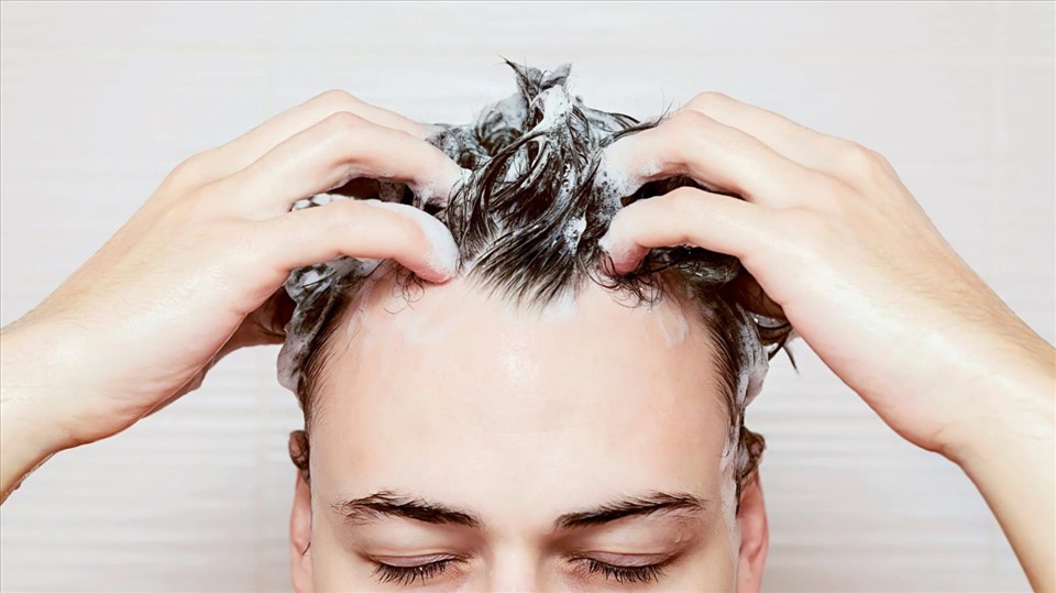 6 loại dầu gội làm thẳng tóc mềm mượt cho mái tóc xơ rối bông xù   Hairworld