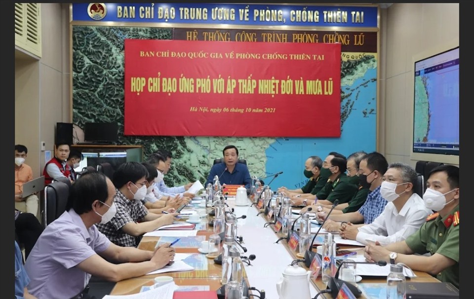 Chiều 6.10, Ban Chỉ đạo Quốc gia Phòng chống thiên tai họp triển khai ứng phó với áp thấp nhiệt đới. Ảnh: Ngọc Hà