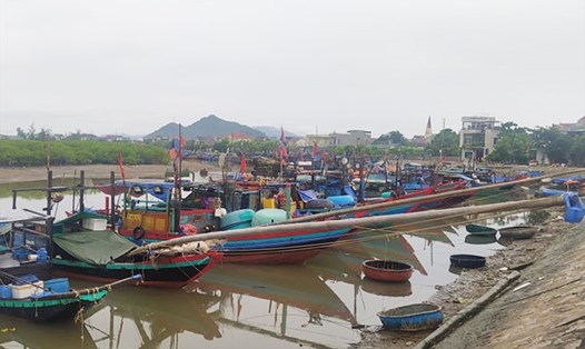 Tàu thuyền neo đậu tránh bão số 6 vừa qua ở khu neo đậu cảng Cửa Sót thuộc xã Thạch Kim, Lộc Hà, Hà Tĩnh. Ảnh: Trần Tuấn