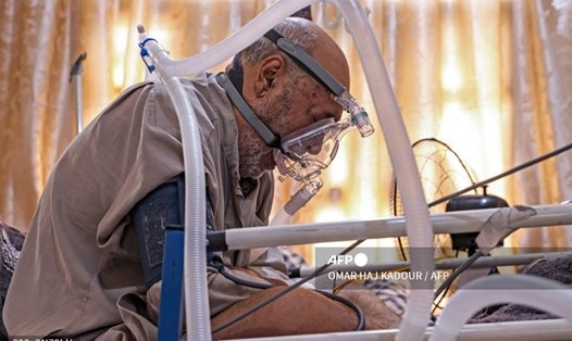 Một bệnh nhân COVID-19 ở Syria. Ảnh: AFP