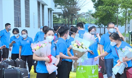 Niềm vui của các thành viên trong đoàn công tác của tỉnh Thái Bình hỗ trợ TPHCM trở về sau 3 tháng làm nhiệm vụ. Ảnh: CTV
