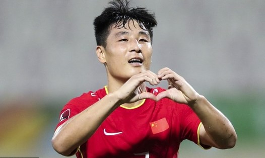 Wu Lei lập cú đúp trong chiến thắng 3-2 của tuyển Trung Quốc trước tuyển Việt Nam. Ảnh: Sina
