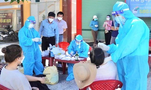 Tình hình dịch bệnh tại thị xã Ba Đồn (tỉnh Quảng Bình) đã được kiểm soát sau khi tăng tốc xét nghiệm cộng đồng để bóc tách F0. Ảnh: LPL