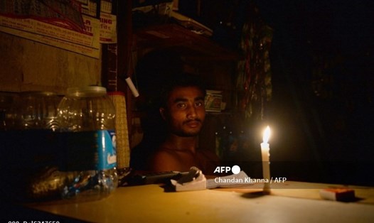 Nhiều bang ở Ấn Độ rơi vào tình trạng mất điện liên tục do thiếu hụt nguồn cung nhiên liệu than đá để sản xuất điện. Ảnh: AFP