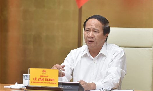 Phó Thủ tướng Lê Văn Thành: Việc khôi phục các đường bay kết nối giữa các tỉnh trong điều kiện hiện nay là rất cần thiết. Ảnh Đức Tuân