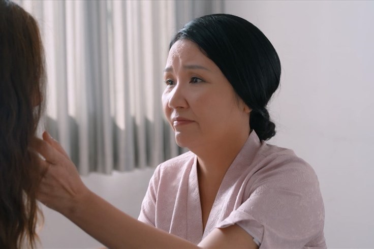 Canh bạc tình yêu tập 90: Mẹ Thanh Vân xót xa vì con gái bị coi thường