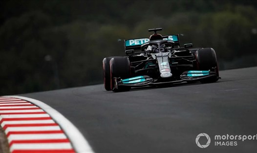 Lập kỷ lục mới tại chặng Grand Prix Thổ Nhĩ Kỳ nhưng Lewis Hamilton bị phạt lỗi thay đổi động cơ. Ảnh: Motorsport