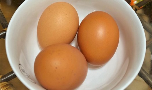 Trứng chứa nhiều vitamin D, tốt cho sức khỏe cột sống. Ảnh: Thanh Ngọc
