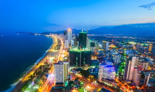 Nhờ lợi thế về bờ biển đẹp, hạ tầng đồng bộ, thu hút du khách, Nha Trang luôn là thị trường được giới đầu tư để mắt.