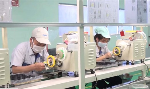 Sản xuất trong khu công nghiệp ở Bắc Ninh. Ảnh: PV