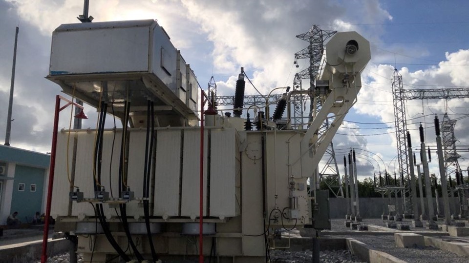 Máy biến áp 40MVA trạm 110/22kV Rạch Gốc. Ảnh: EVNSPC cung cấp