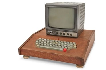 Chiếc máy tính Apple-1 đấu giá được 400.000 USD.