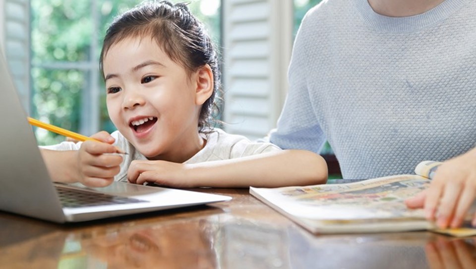 Ba điều cha mẹ nên dạy con trong kỳ nghỉ. Ảnh minh họa: Xinhua Ba điều cha mẹ nên dạy con trong kỳ nghỉ. Ảnh minh họa: Xinhua