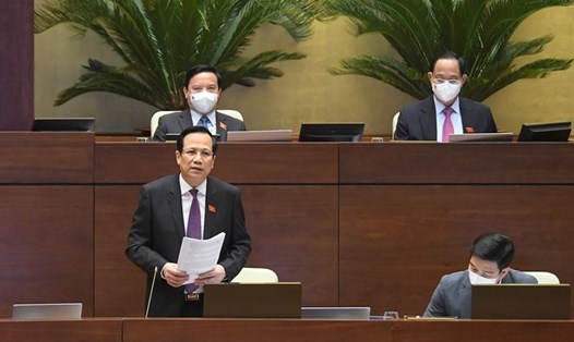 Bộ trưởng Bộ LĐTBXH Đào Ngọc Dung trả lời chất vấn của đại biểu vào chiều 10.11. Ảnh: Quốc hội