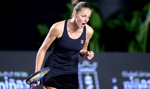 Hạt giống số 3, Karolina Plistkova trải qua một trận đấu khá căng thẳng mới thắng được Garbine Muguruza. Ảnh: WTA tennis
