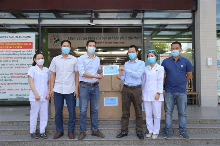 Đại sứ quán Israel tặng 10.000 khẩu trang cho nhân viên y tế ở Hà Nội