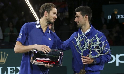 Ở 2 bảng đấu khác nhau, Daniil Medvedev và Novak Djokovic nhiều khả năng sẽ lại có cuộc hẹn ở chung kết ATP Finals 2021. Ảnh: ATP Tour