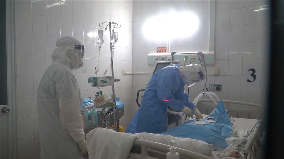 Béo phì và tăng huyết áp dù tiêm 2 mũi vaccine vẫn tử vong cao. Ảnh: Nguyễn Ly