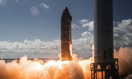 Thử nghiệm lửa tĩnh 6 động cơ của Starship SN20. Ảnh: SpaceX