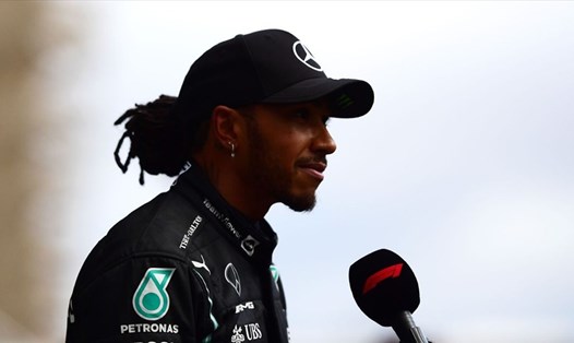 Lần thứ hai trong mùa giải, Lewis Hamilton bị phạt tụt bậc xuất phát vì lỗi động cơ. Ảnh: Online Teaching