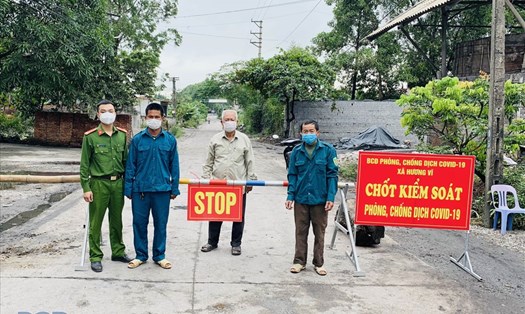 Chốt kiểm soát phòng, chống dịch tại xã Hương Vĩ, huyện Yên Thế, tỉnh Bắc Giang. Ảnh: Bacgiang.gov.vn