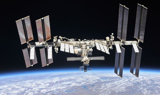 Trạm vũ trụ quốc tế ISS vừa có cuộc chạm trán với các mảnh vỡ không gian khiến phi hành đoàn phải lui về tàu để trú ẩn. Ảnh: NASA