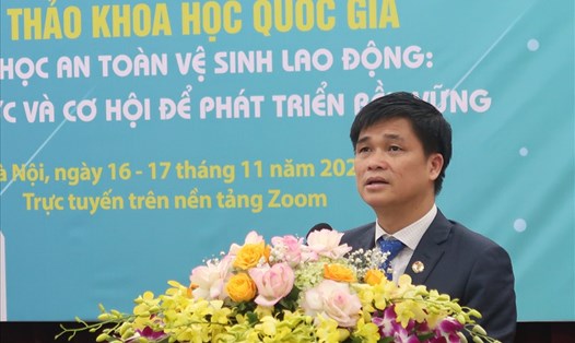 Ông Ngọ Duy Hiểu - Phó Chủ tịch Tổng Liên đoàn Lao động Việt Nam - phát biểu tại hội thảo. Ảnh: Bảo Hân
