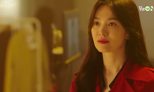 Nhân vật của Song Hye Kyo trong “Now We Are Breaking Up” là một nữ cường hiện đại đúng nghĩa. Ảnh: NSX.
