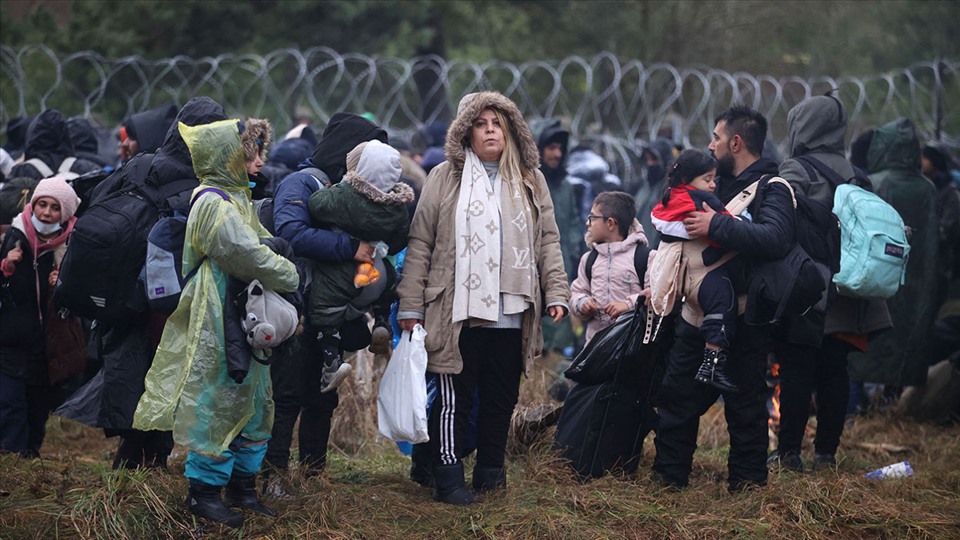 Những người tị nạn ở biên giới Ba Lan - Belarus. Ảnh: AFP.