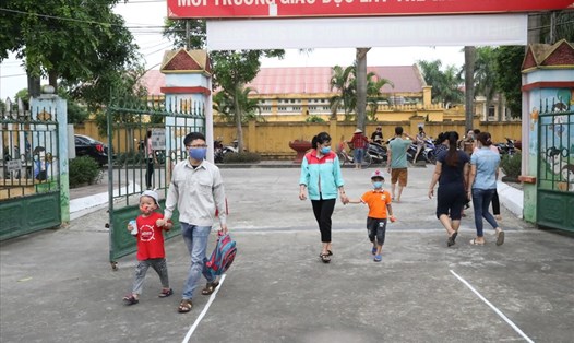 Hiện trên địa bàn tỉnh Ninh Bình có 4 trường đang phải tạm dừng cho học sinh đến trường để thực hiện các biện pháp phòng, chống dịch COVID-19. Ảnh: NT