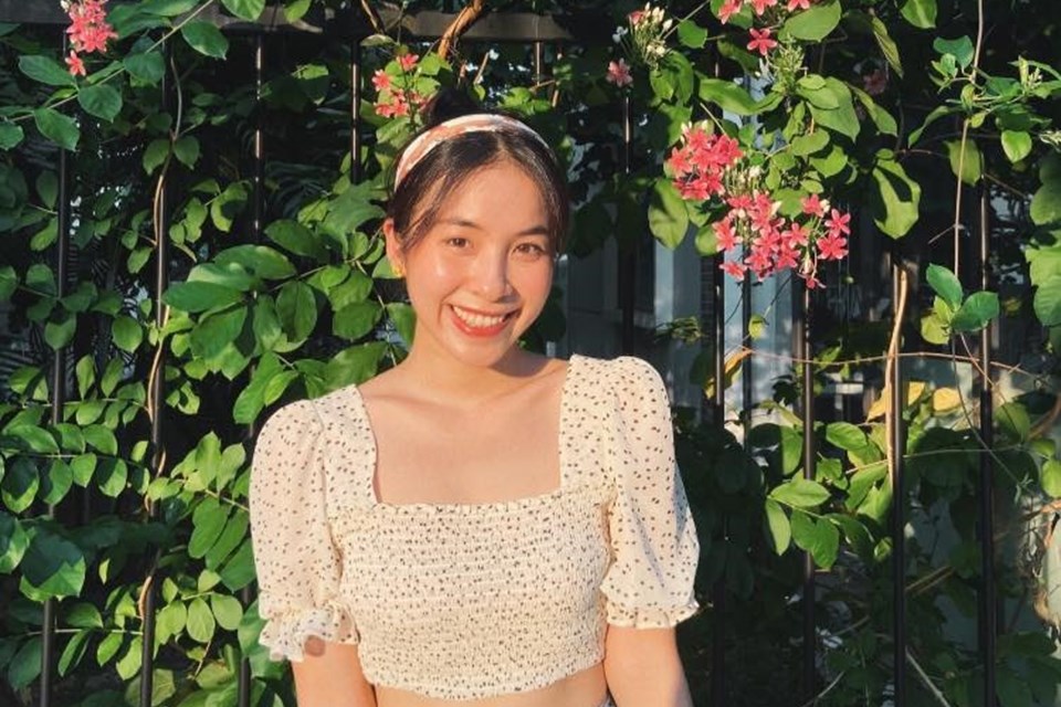 Sắc vóc đời thường gợi cảm khác xa trên phim của nữ phụ "Phố trong làng" Sắc vóc đời thường gợi cảm khác xa trên phim của nữ phụ "Phố trong làng"