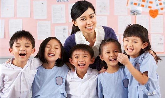 Hãy gửi tặng thầy cô những lúc chúc ý nghĩa, tốt đẹp nhất nhân ngày Nhà giáo Việt Nam 20.11. Ảnh: T.L