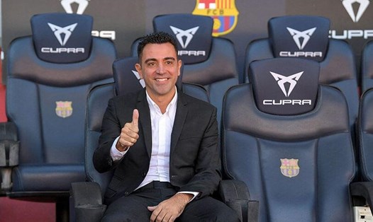Xavi Hernandez trở lại băng ghế quen thuộc ở sân Camp Nou nhưng trong vai trò huấn luyện viên của Barcelona. Ảnh: FCB
