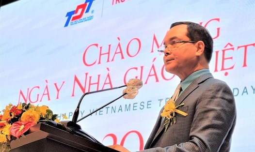 Chủ tịch Tổng LĐLĐ Việt Nam Nguyễn Đình Khang phát biểu chào mừng kỷ niệm Ngày nhà giáo Việt Nam tại TDTU sáng 19.11. Ảnh: Nam Dương