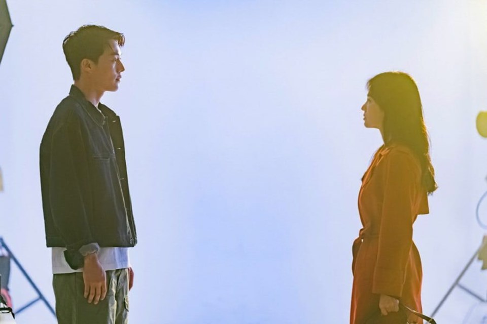 Song Hye Kyo - Jang Ki Yong trong diễn biến mới của phim. Ảnh: NSX. Song Hye Kyo - Jang Ki Yong trong diễn biến mới của phim. Ảnh: NSX.