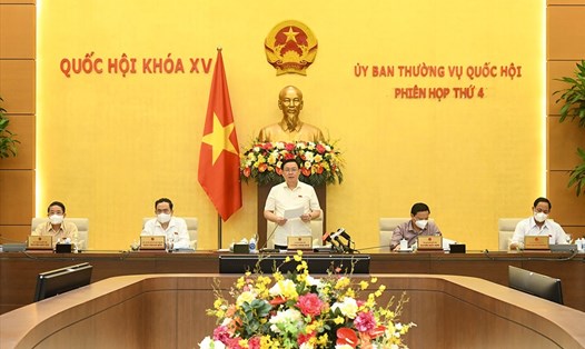 Chủ tịch Quốc hội Vương Đình Huệ phát biểu tại phiên họp thứ 4 của Uỷ ban Thường vụ Quốc hội. Ảnh: QH