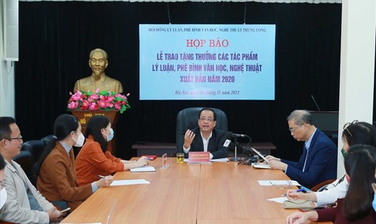Ông Phan Đình Tân, Phó Chủ tịch Chuyên trách Hội đồng Lý luận, phê bình văn học, nghệ thuật Trung ương. Ảnh PV