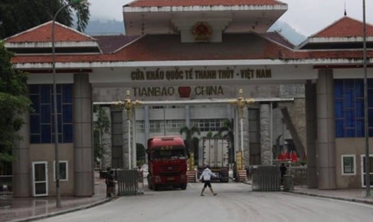 Ban quản lý Khu kinh tế Hà Giang quy định điều tiết phương tiện vận tải xuất cảnh qua Cửa khẩu Quốc tế Thanh Thủy. Ảnh minh họa: T.L