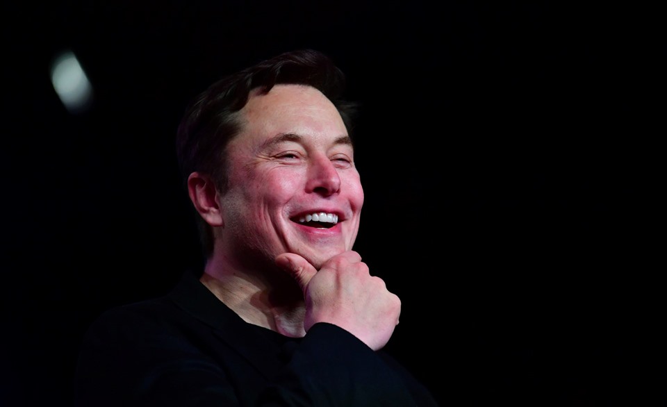Tỉ phú giàu nhất thế giới Elon Musk đang giàu gấp 3 Warrent Buffet. Ảnh: AFP