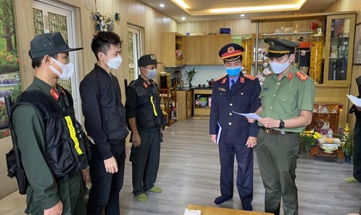 Cơ quan An ninh điều tra Công an tỉnh Thừa Thiên Huế thực hiện khởi tố, bắt giữ Nguyễn Tiến Đường. Ảnh: CA.