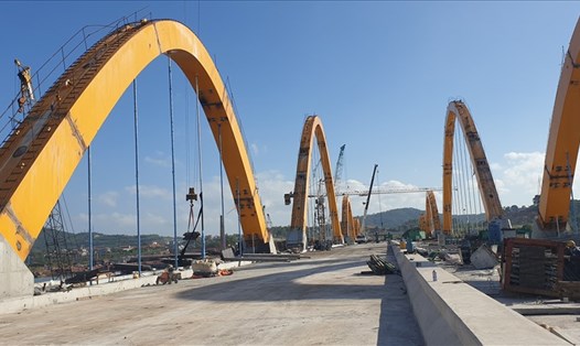 Công trình cầu Cửa Lục 1. Ảnh: Nguyễn Hùng