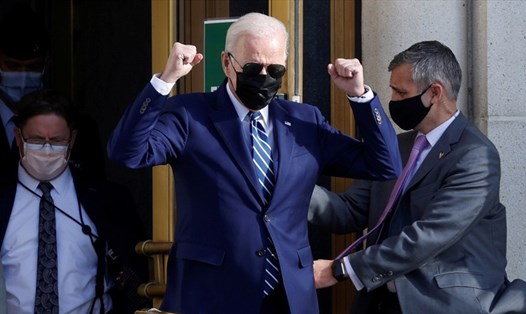 Tổng thống Joe Biden rời bệnh viện sau khi khám sức khoẻ định kỳ. Ảnh: AFP